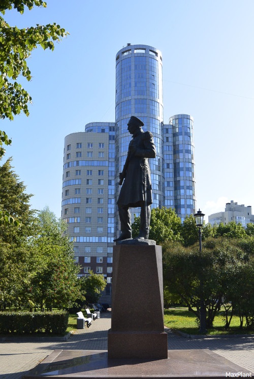 Памятник Адмиралу Нахимову